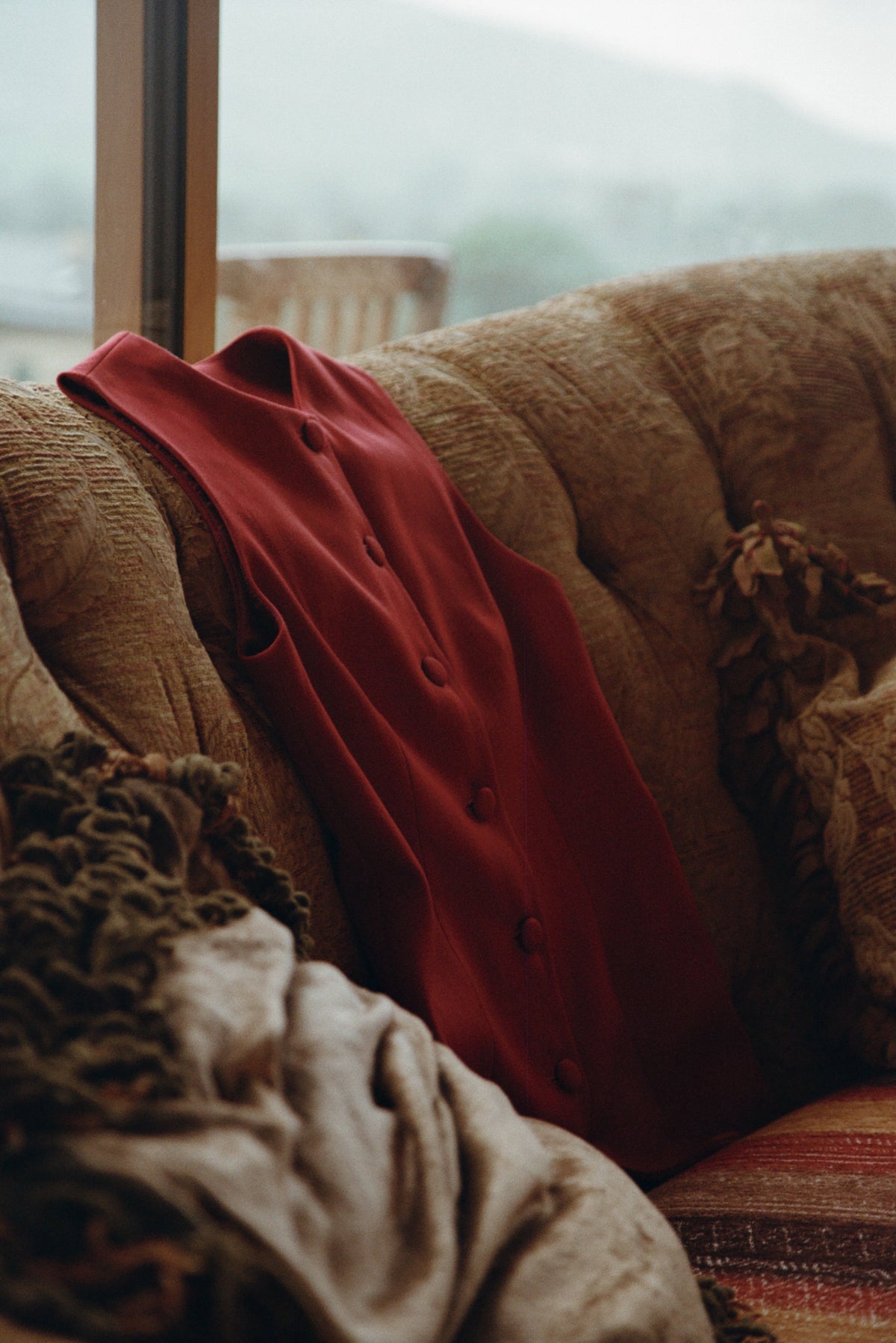 Atelier Vest Burgundy